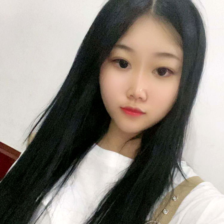 纯情愿春华的照片