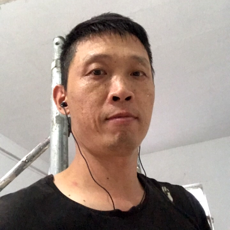 倒霉的娃的照片