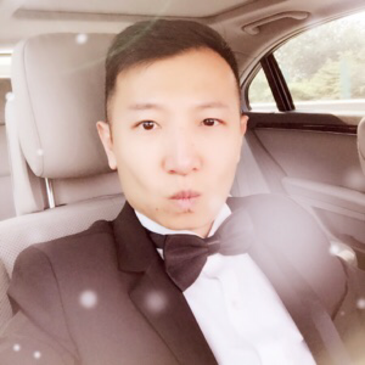 坐怀不乱西装的照片