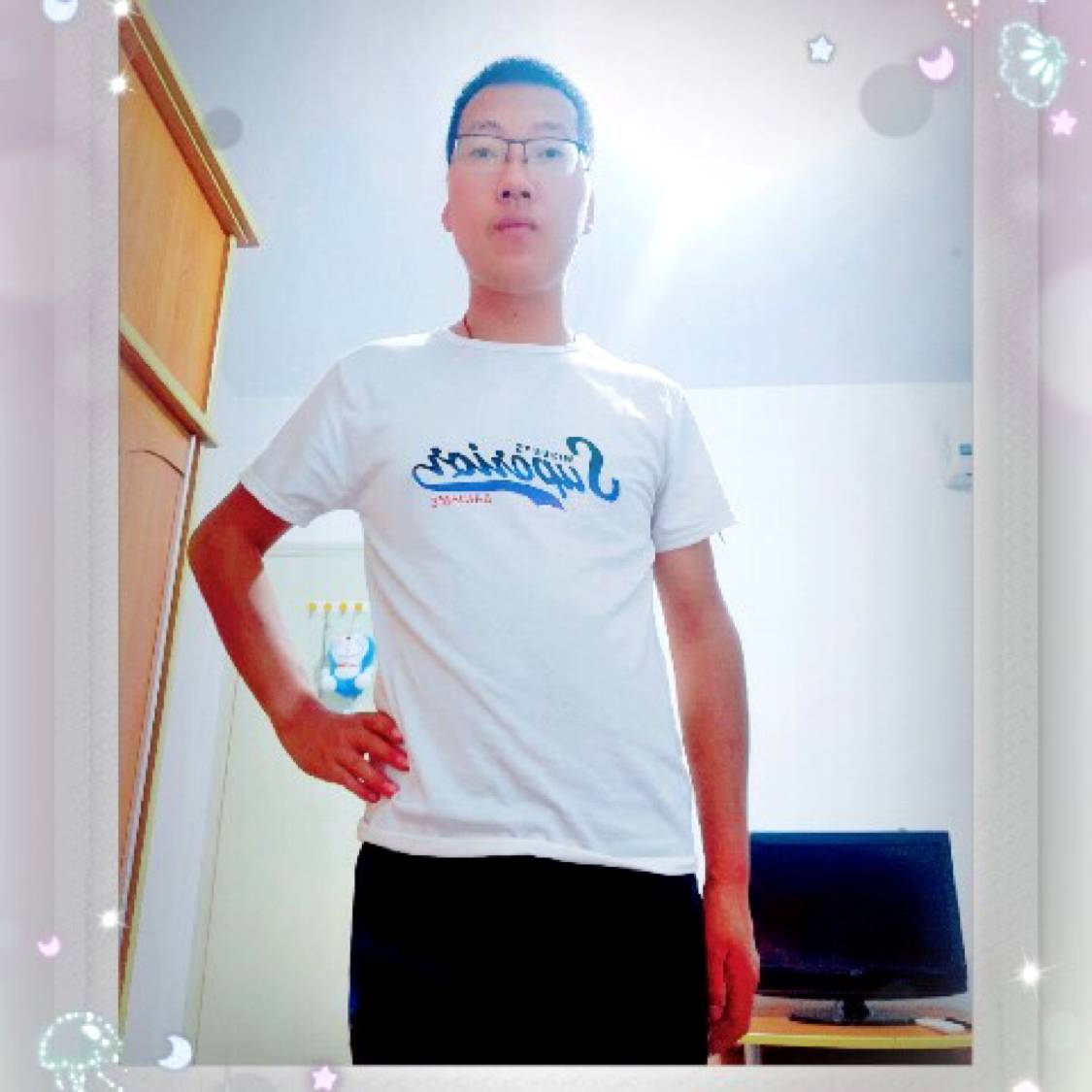 樱花树下的重影的照片