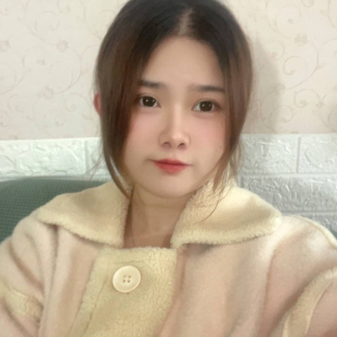 小雨的照片