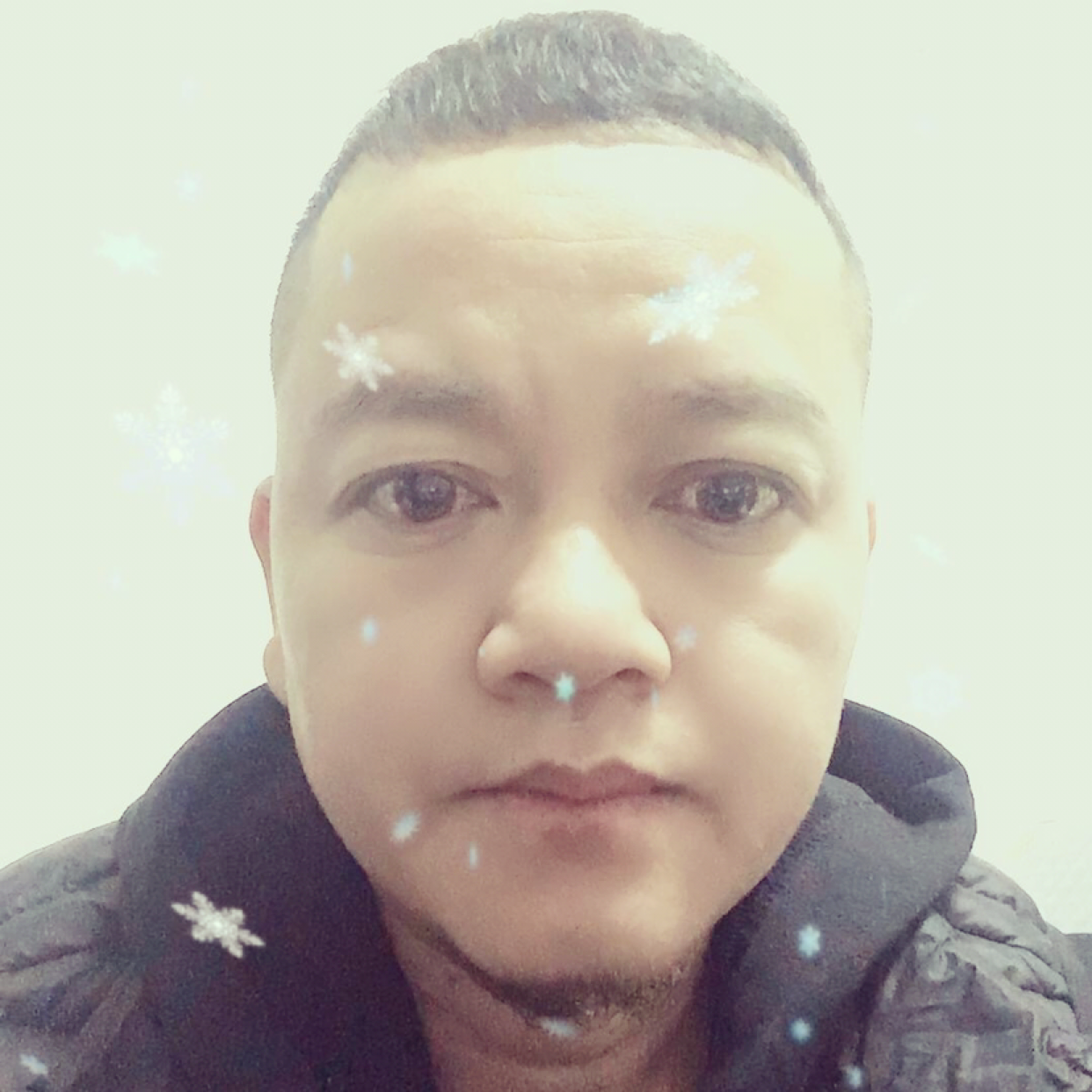 勤恳回首白开水的照片