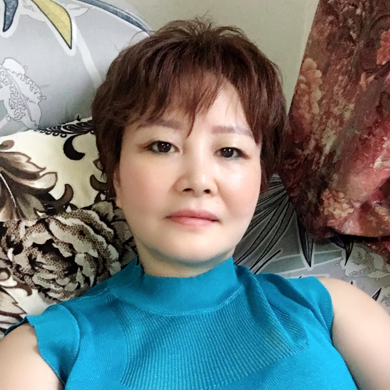 睫毛蹙眉灼热的照片