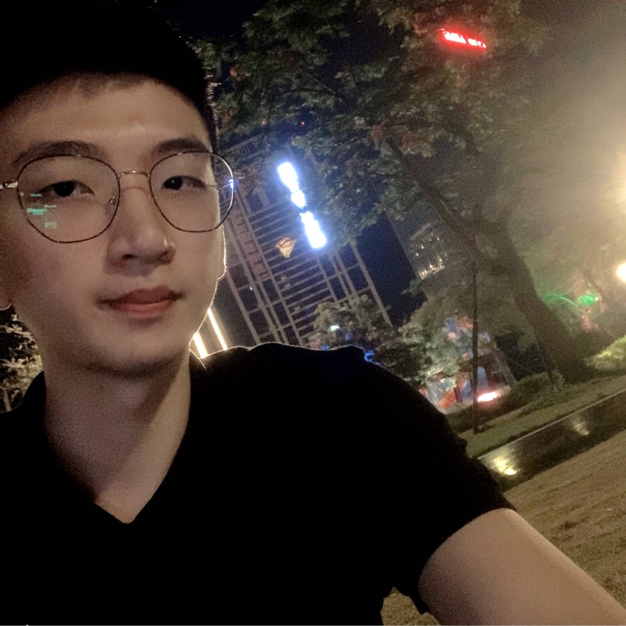 八号男技师的照片