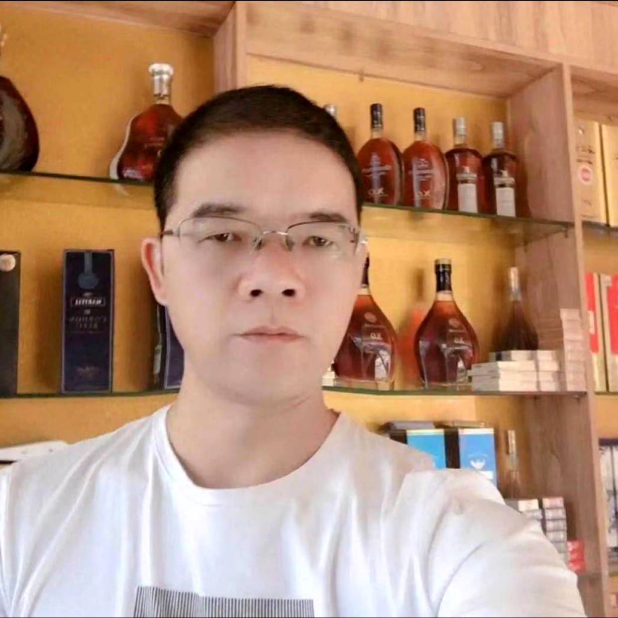 清酒深杯的照片