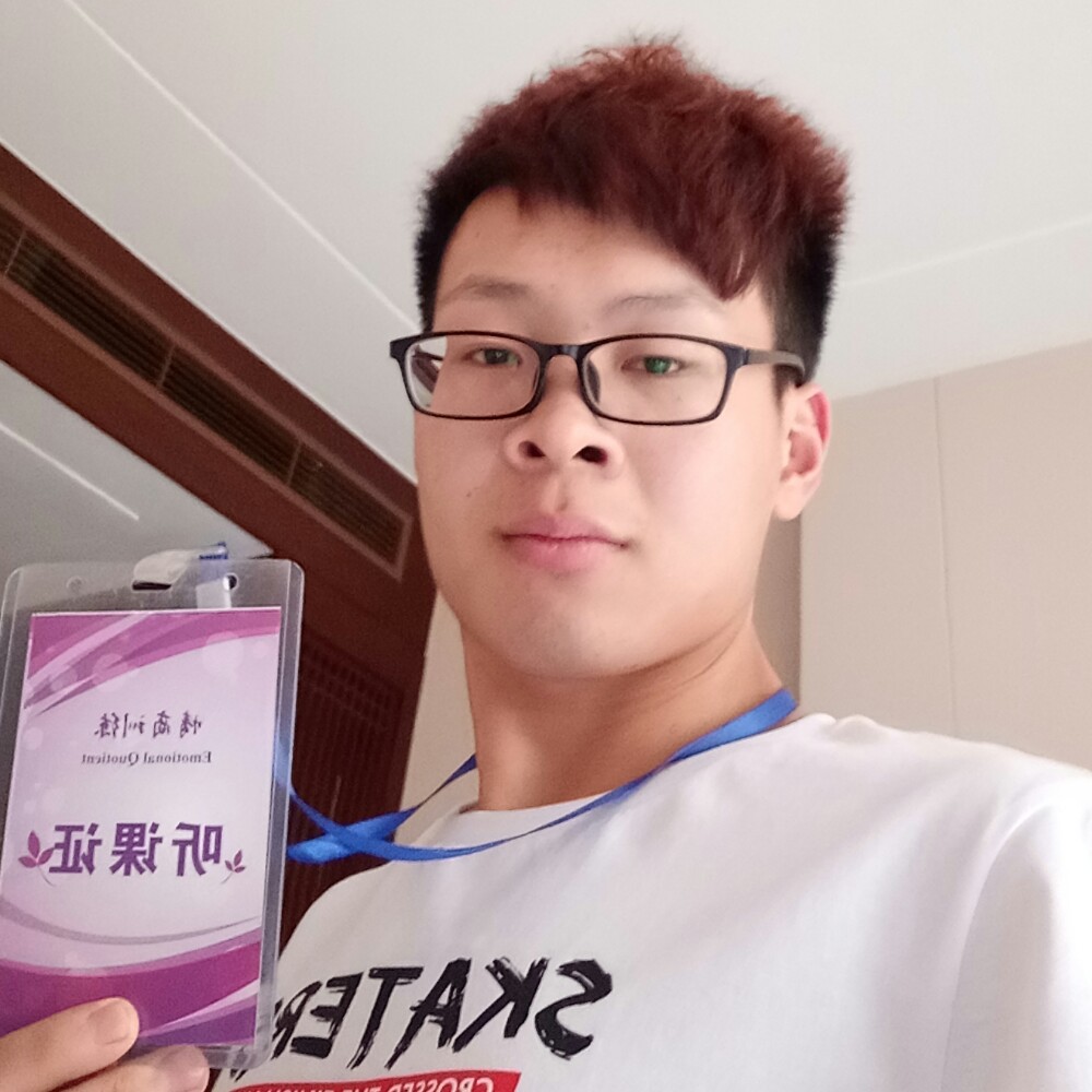 忧虑路人的照片