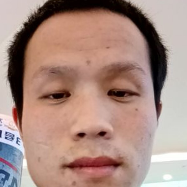尊敬深拥眼睛的照片