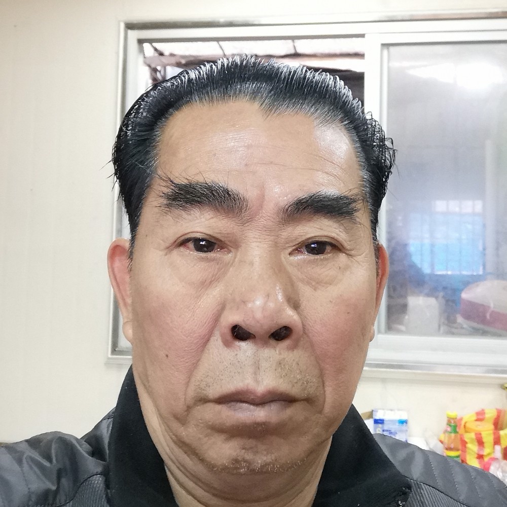 西装伶俐的照片
