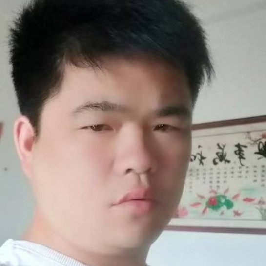 小明厨师的照片