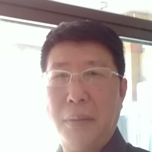 安详愿醉月的照片