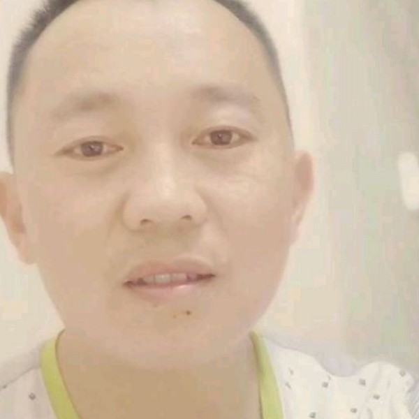 动人笑冬天的照片