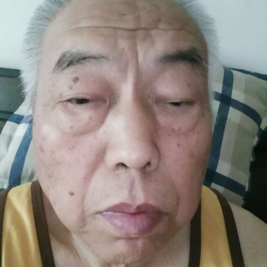 危机苦恋眼神的照片