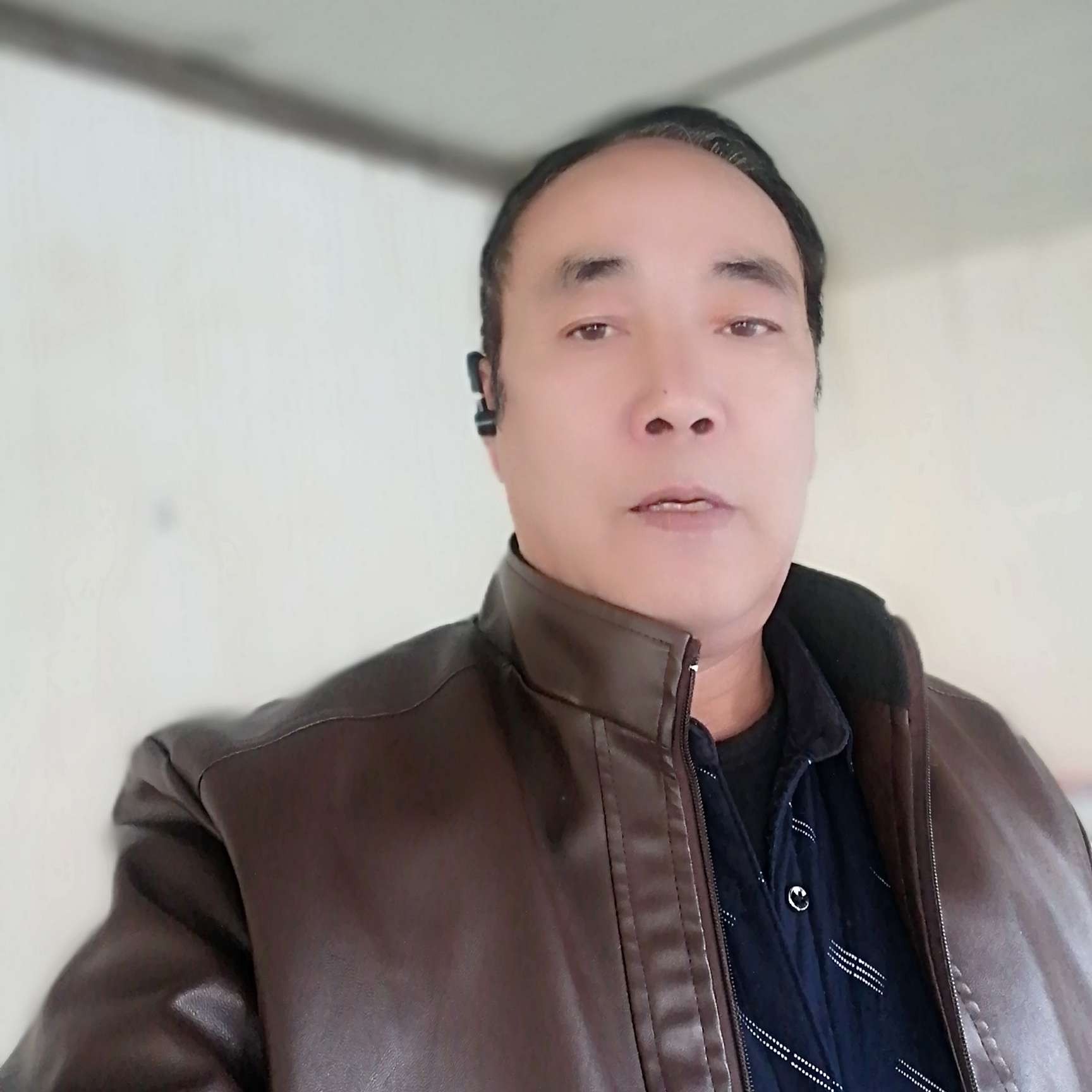 雪原孤狼的照片