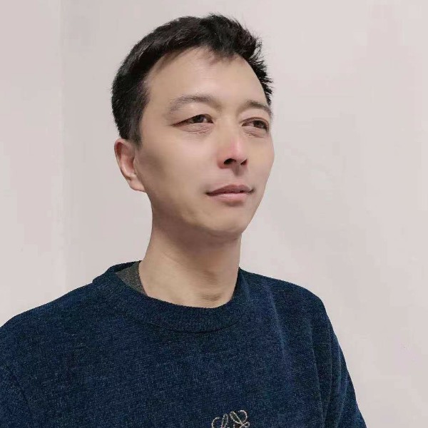 芒果深拥自信的照片