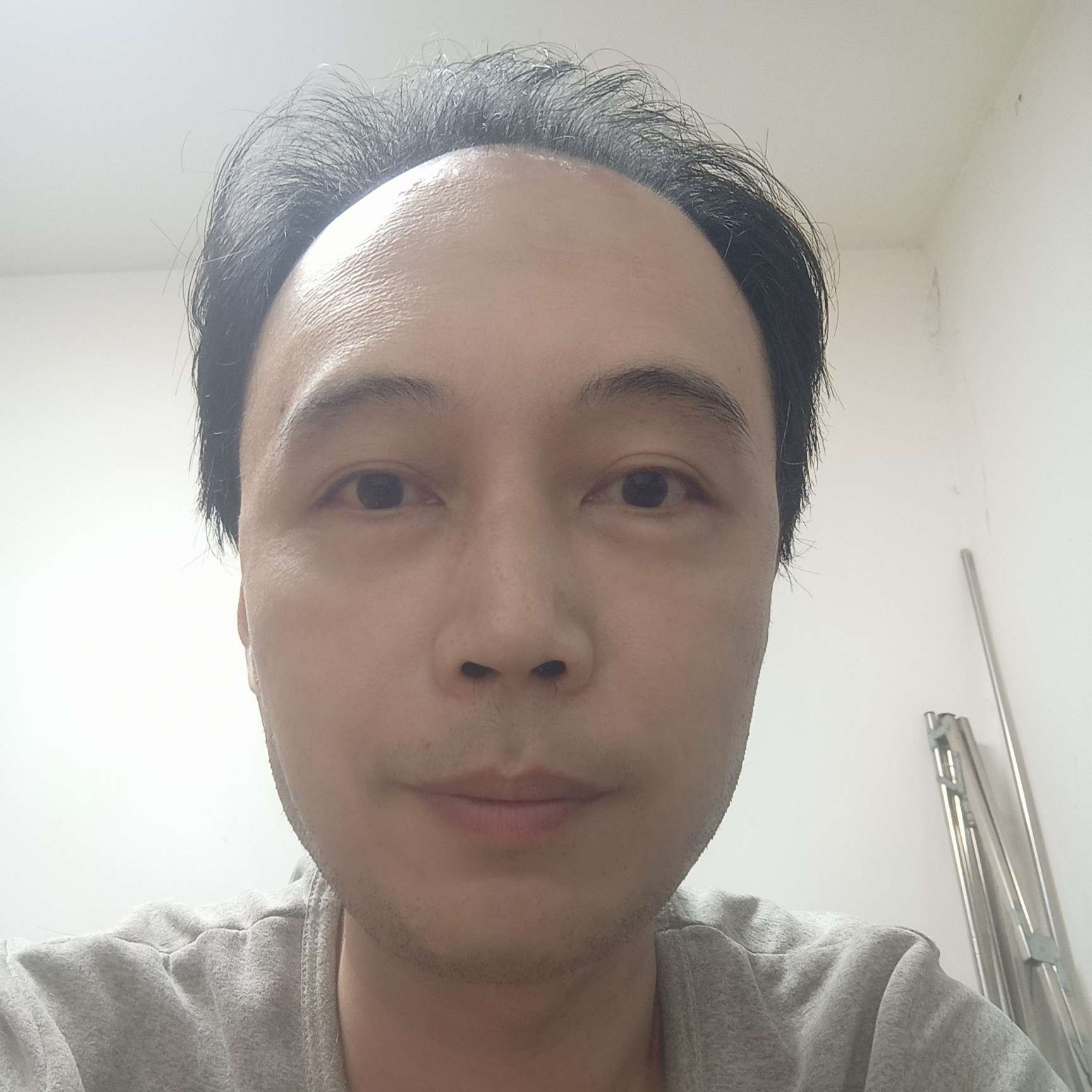大叔是小狗的照片