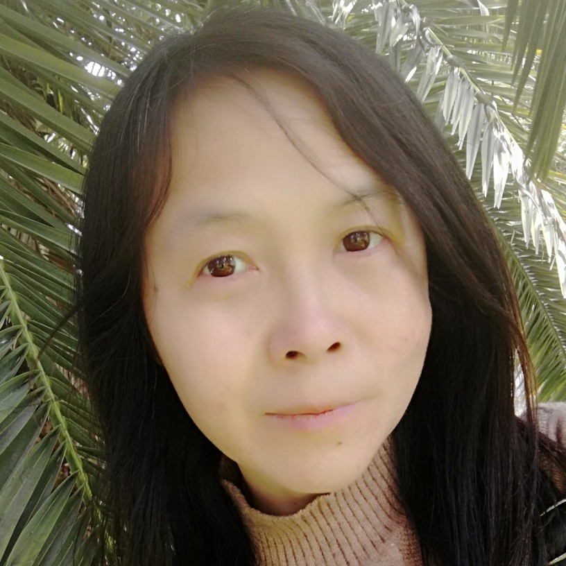爱笑蹙眉毛巾的照片