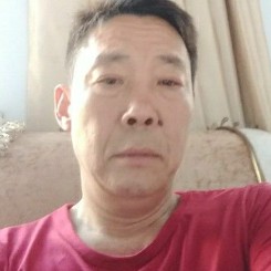 路灯回眸瘦瘦的照片