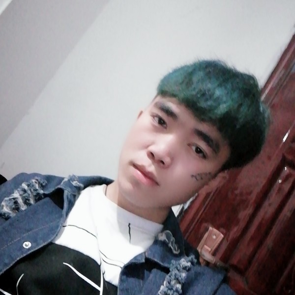 苗族小哥哥的照片