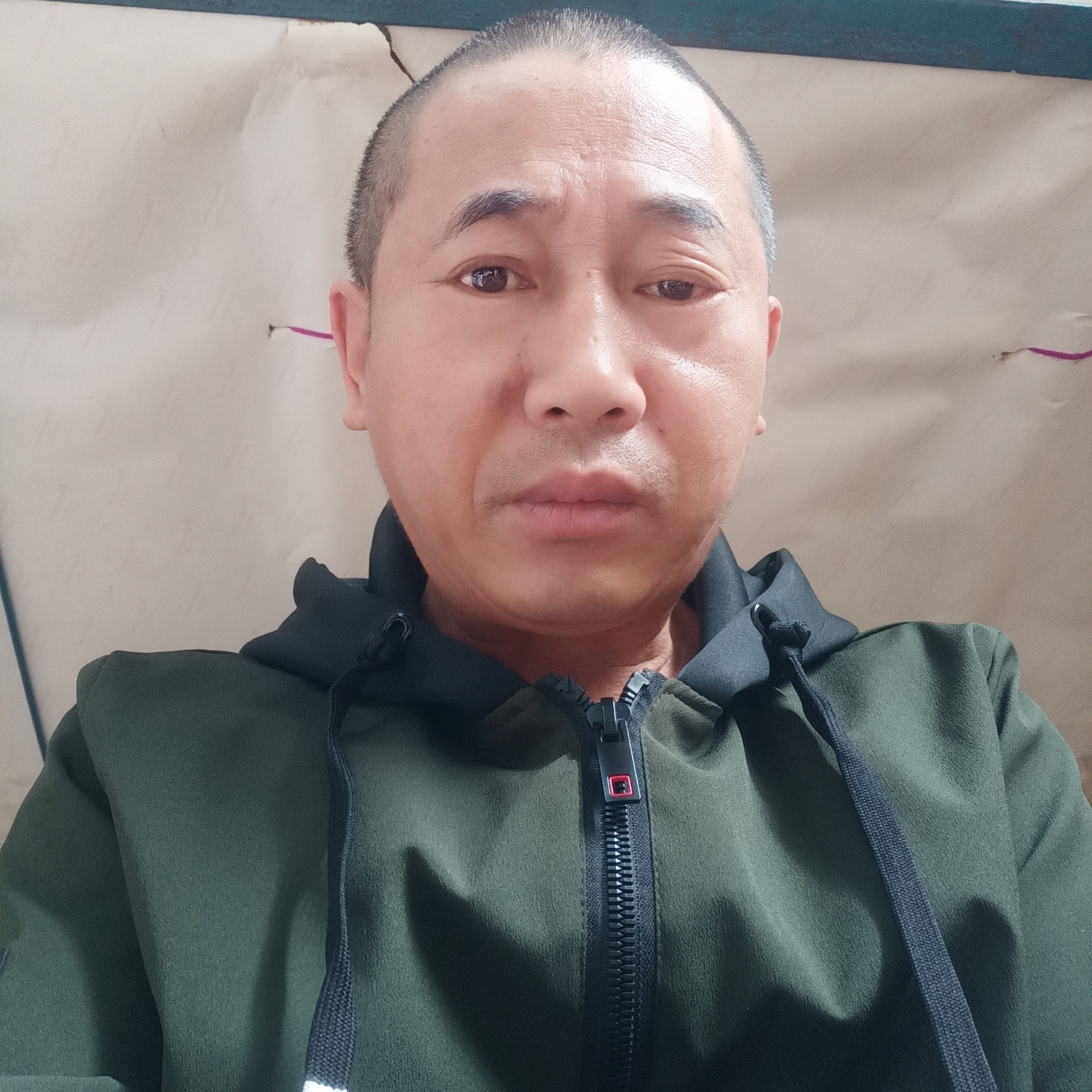 认真爱诺言的照片