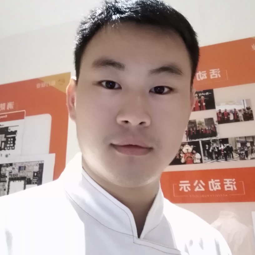 灰狼紧张的照片