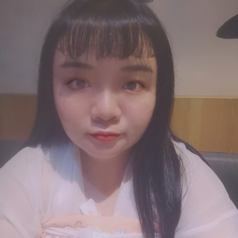 草莓樱花酱的照片