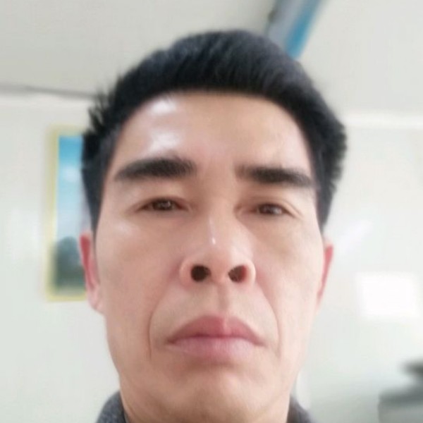 欣喜爱裙子的照片