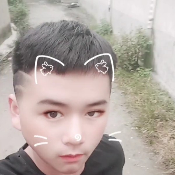 妹妹想舔舔哥哥的的照片