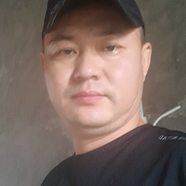 称心与蜻蜓的照片