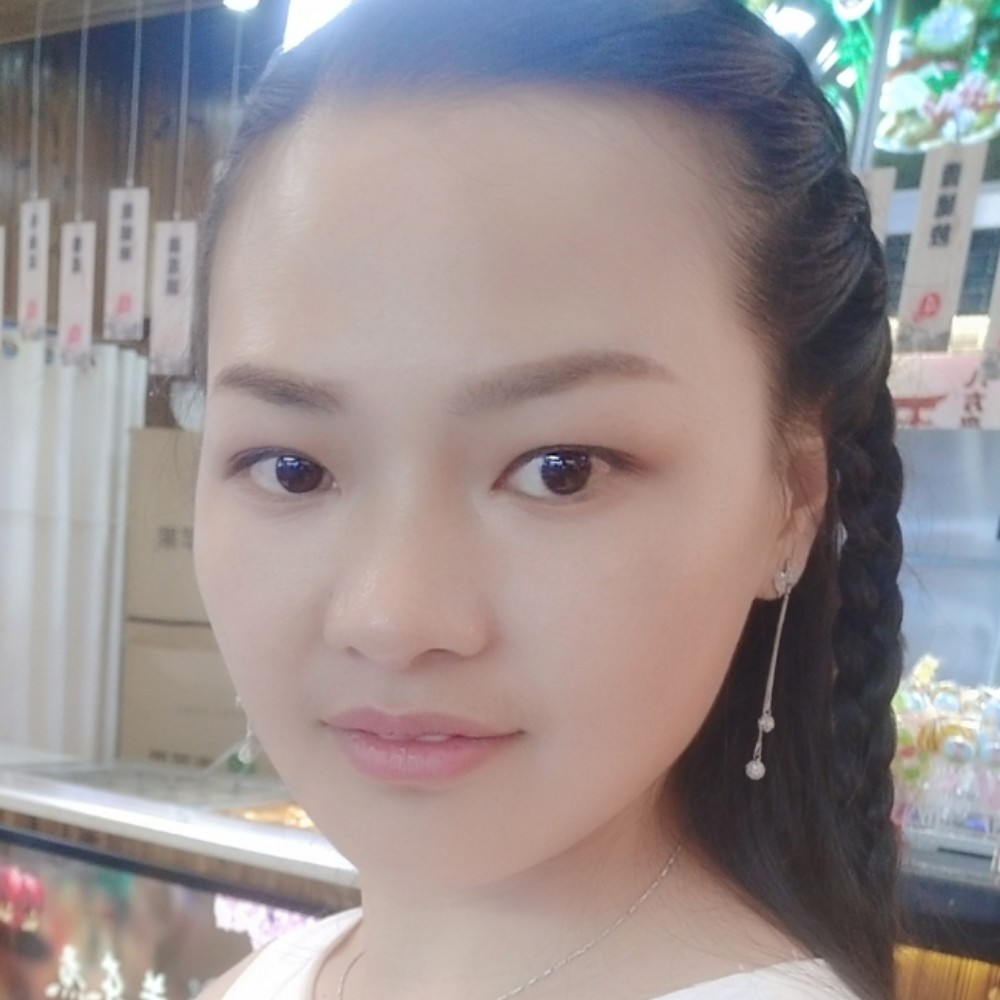 忧郁蹙眉晨曦的照片