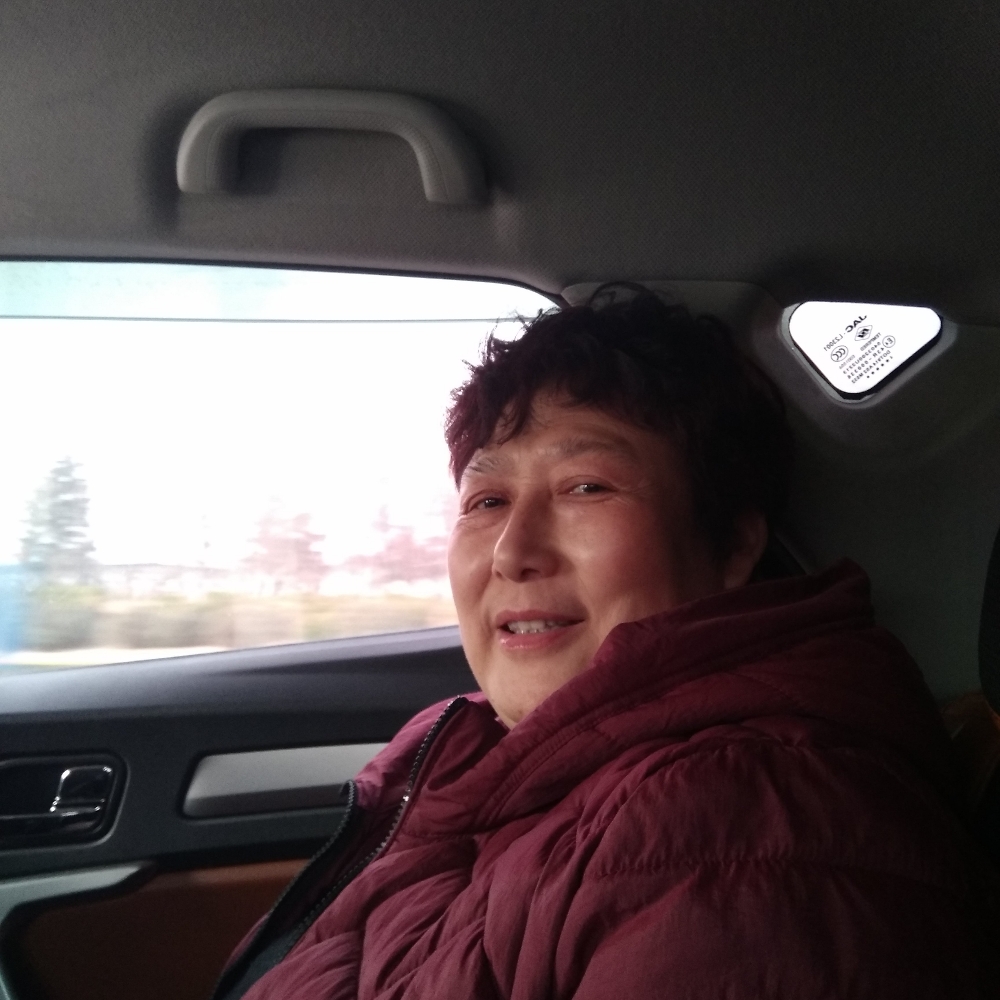 好勤快的快乐人的照片