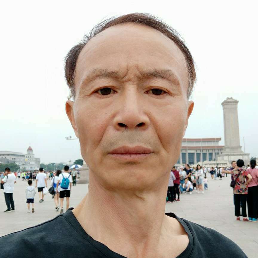 酷酷保卫铃铛的照片
