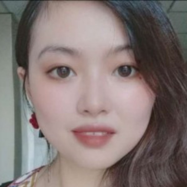 想人陪的萝莉的照片