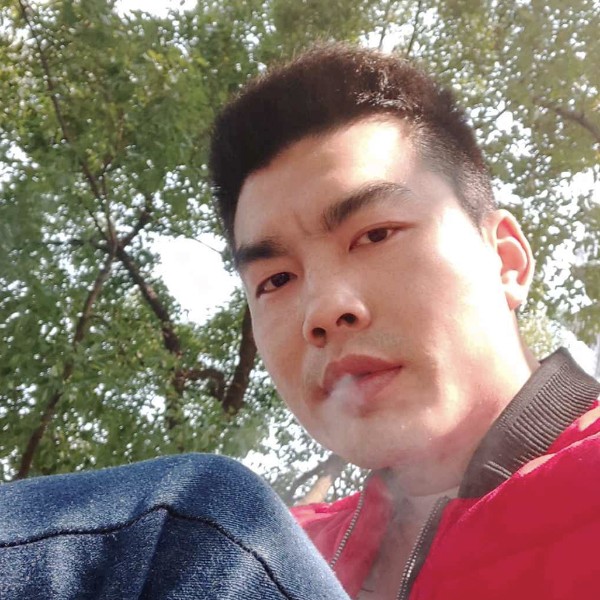 怕孤独迎小伙的照片