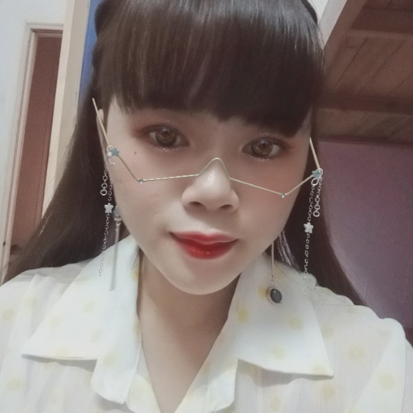 羞涩还玫瑰的照片