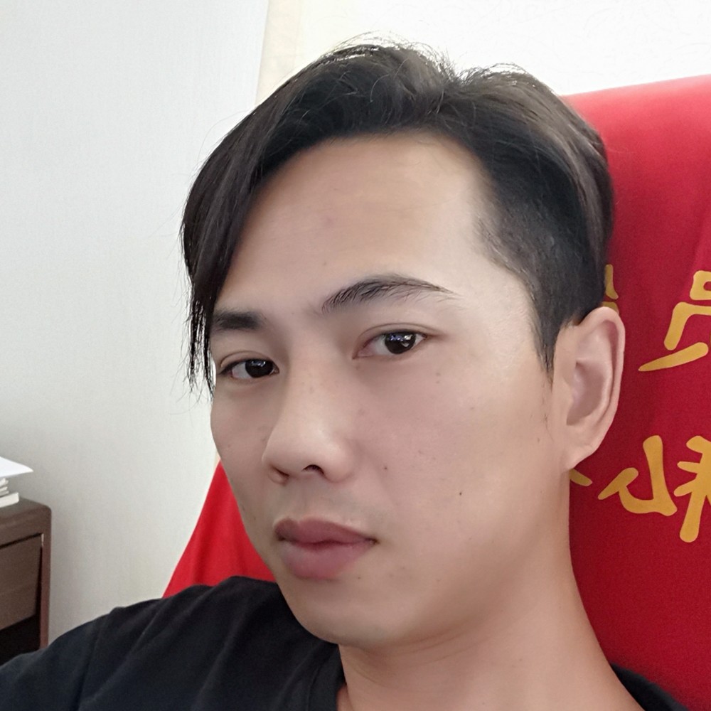 娃娃脸叔叔的照片