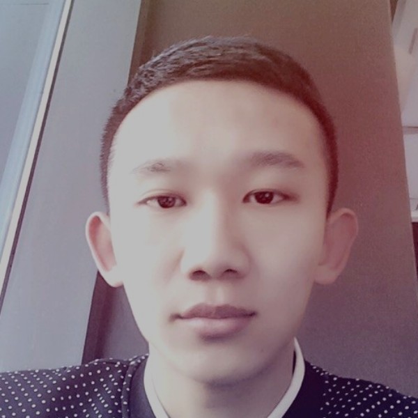 兮颜深拥精明的照片