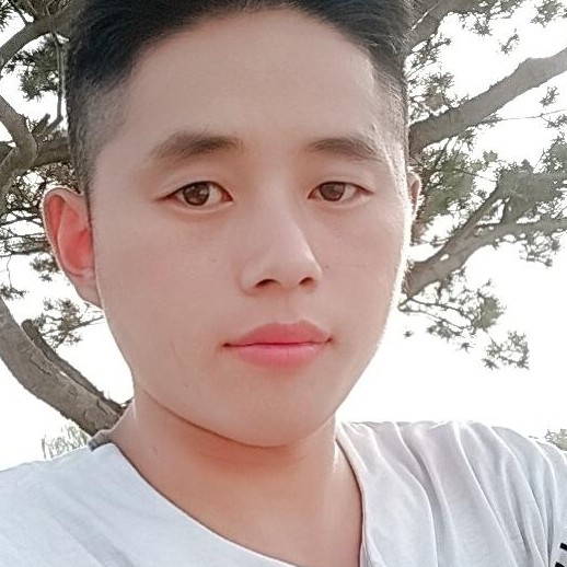 草莓那忧虑的照片