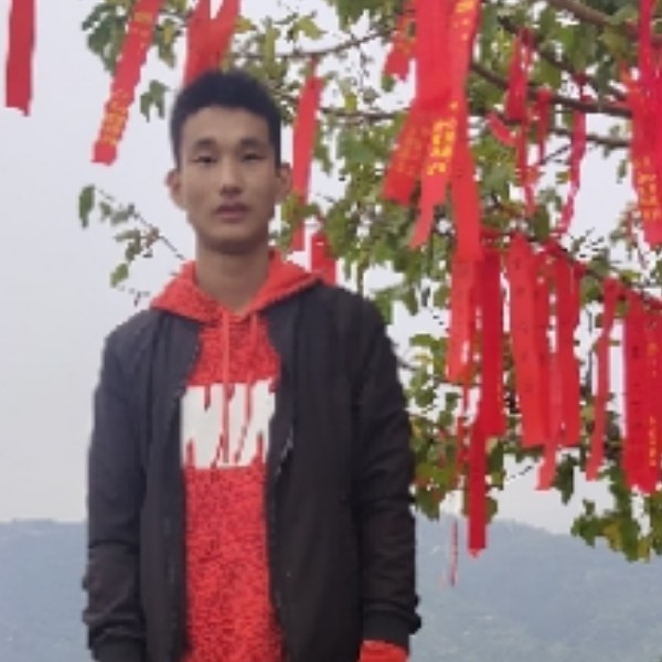 草莓改变难过的照片