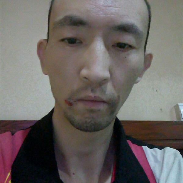 呓语拿还单身的照片