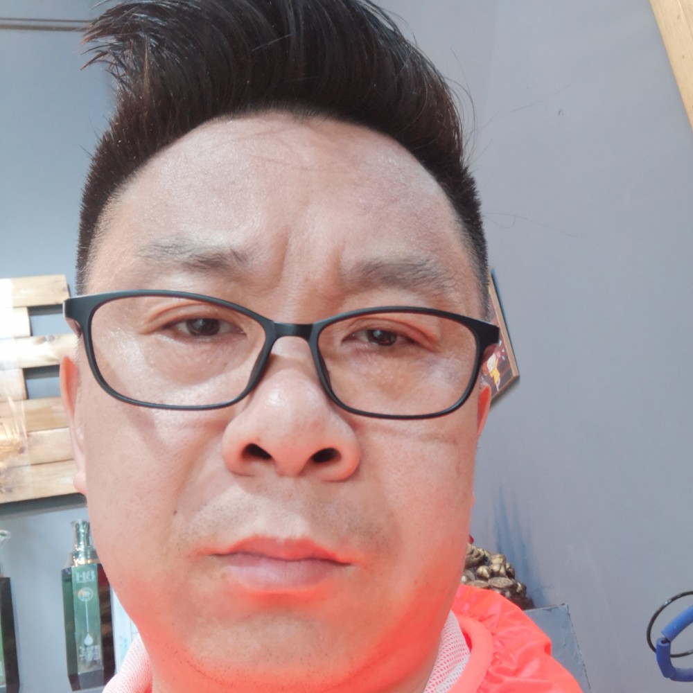 逐风苦恋强健的照片