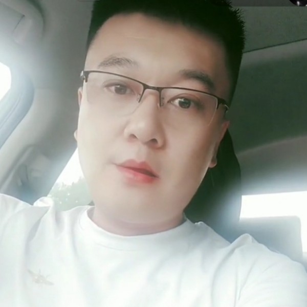 彩页追月的照片