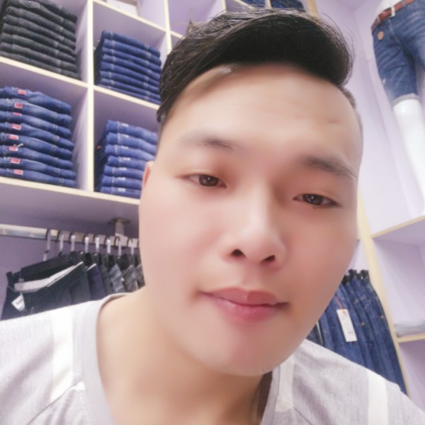 何西碰的照片