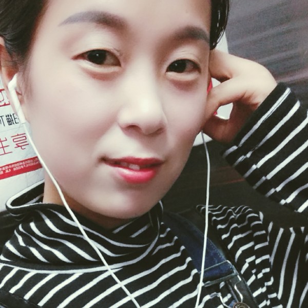 爱笑的小仙女的照片