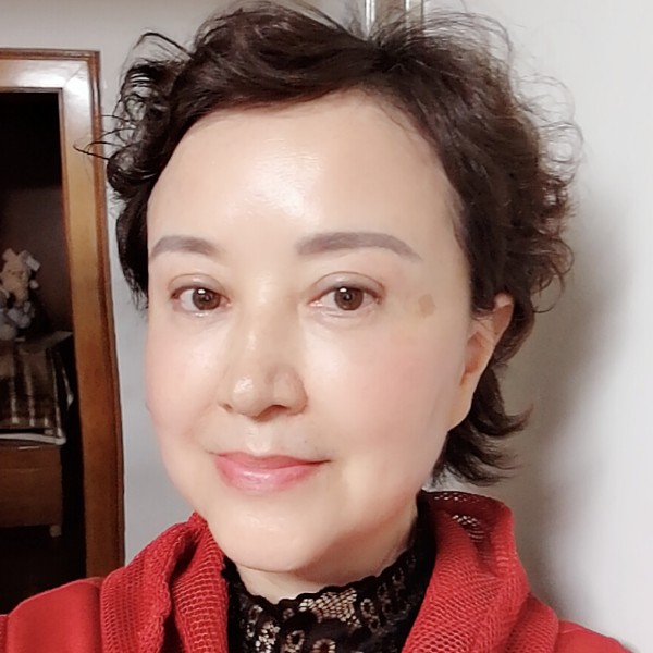 冷眸伶俐的照片
