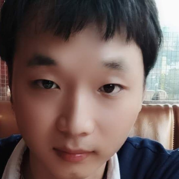 伸手指天的照片