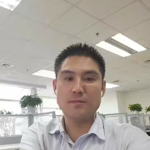 蜻蜓迎大方的照片