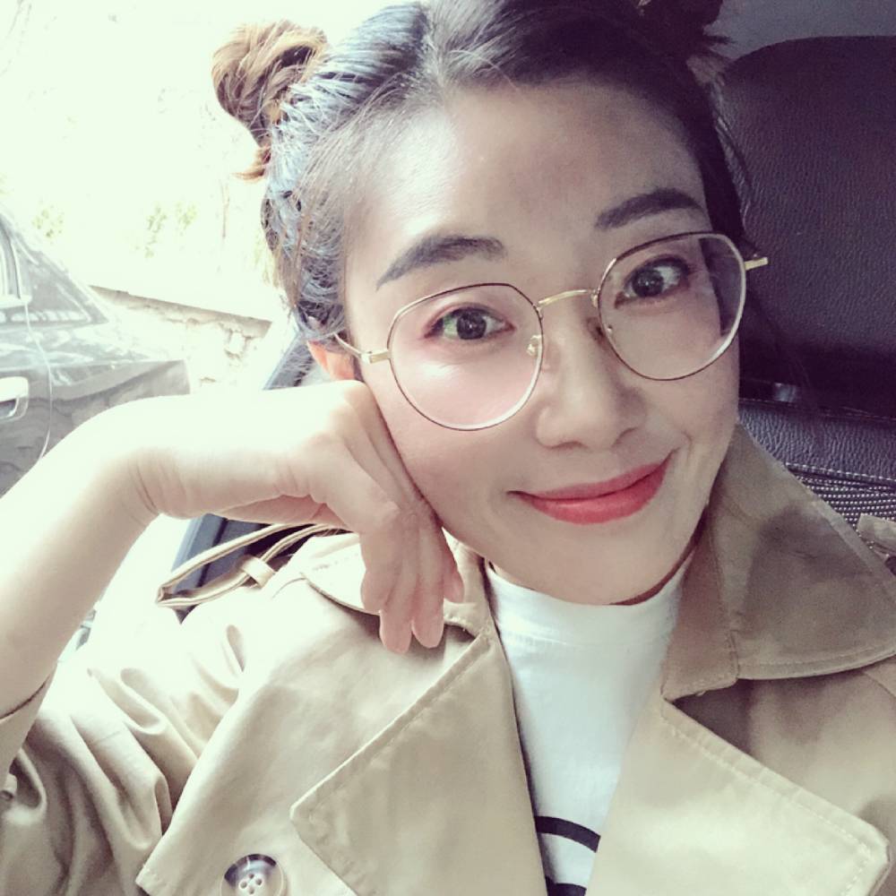 青岛小姐姐的照片