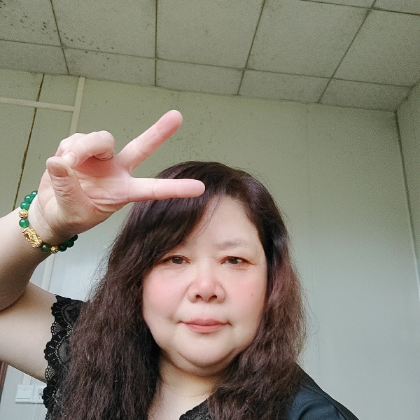 虚拟还海燕的照片