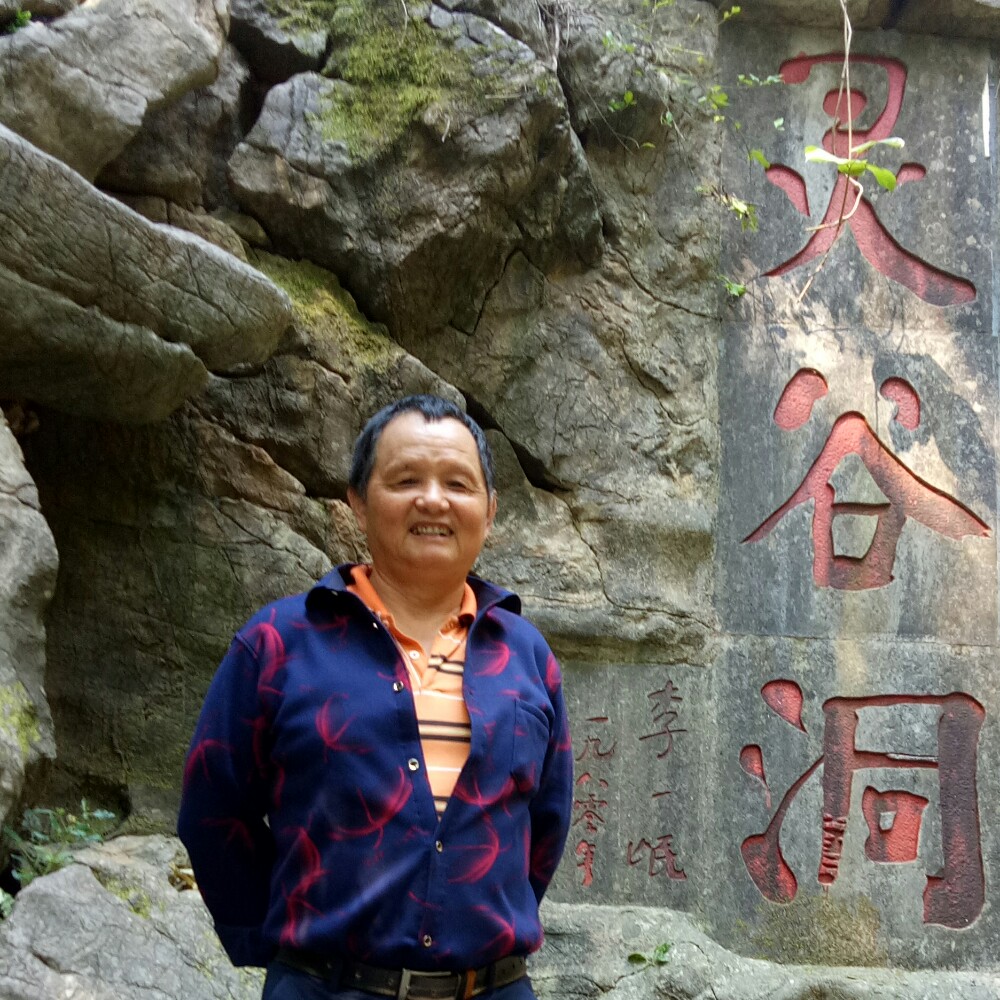 犹豫裙子的照片