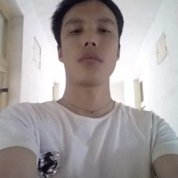 香烟留胡子的照片